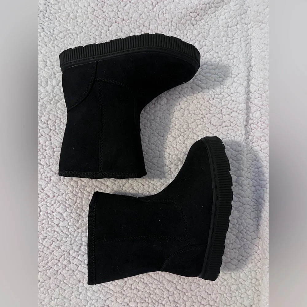 New Cat & Jack Kids' Black Boots Size 5 Faux Fur Lined NWOT